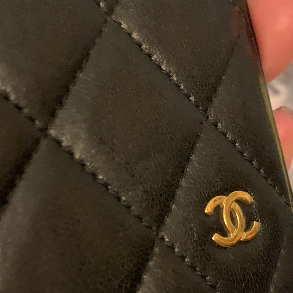 🔥 SOLD🔥 Chanel Caviar Leather Phone Case fits most iPhone XS and XR - Picture 5 of 7